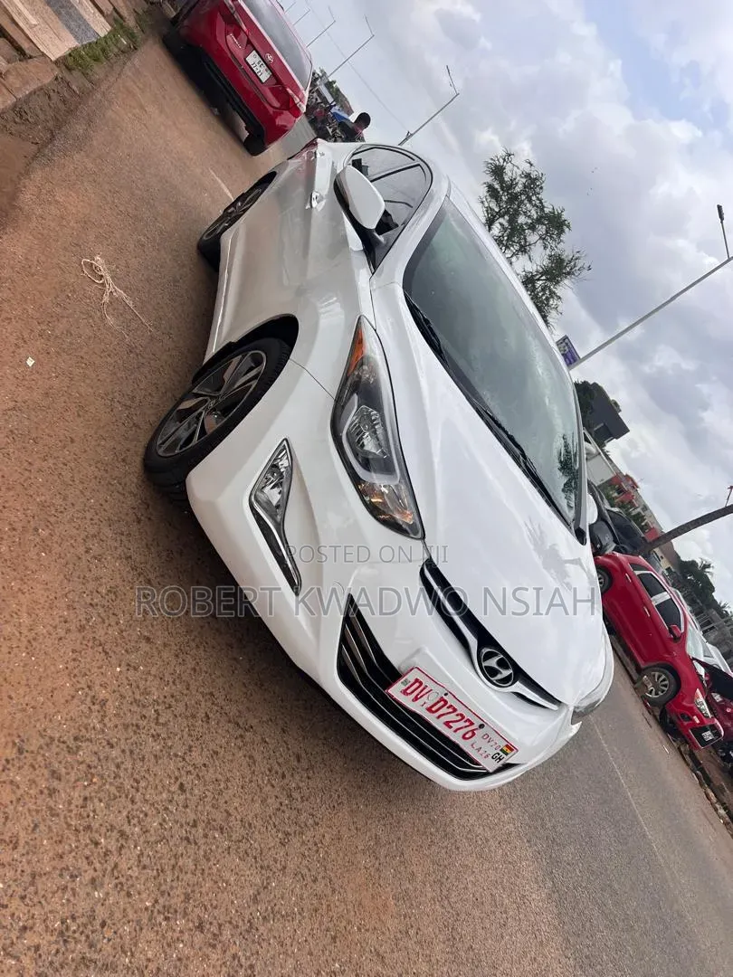 Hyundai Elantra Limited Sedan FWD (1.8L 4cyl 6A) 2016 White