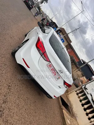 Hyundai Elantra Limited Sedan FWD (1.8L 4cyl 6A) 2016 White