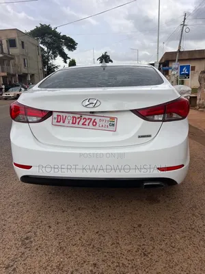 Hyundai Elantra Limited Sedan FWD (1.8L 4cyl 6A) 2016 White