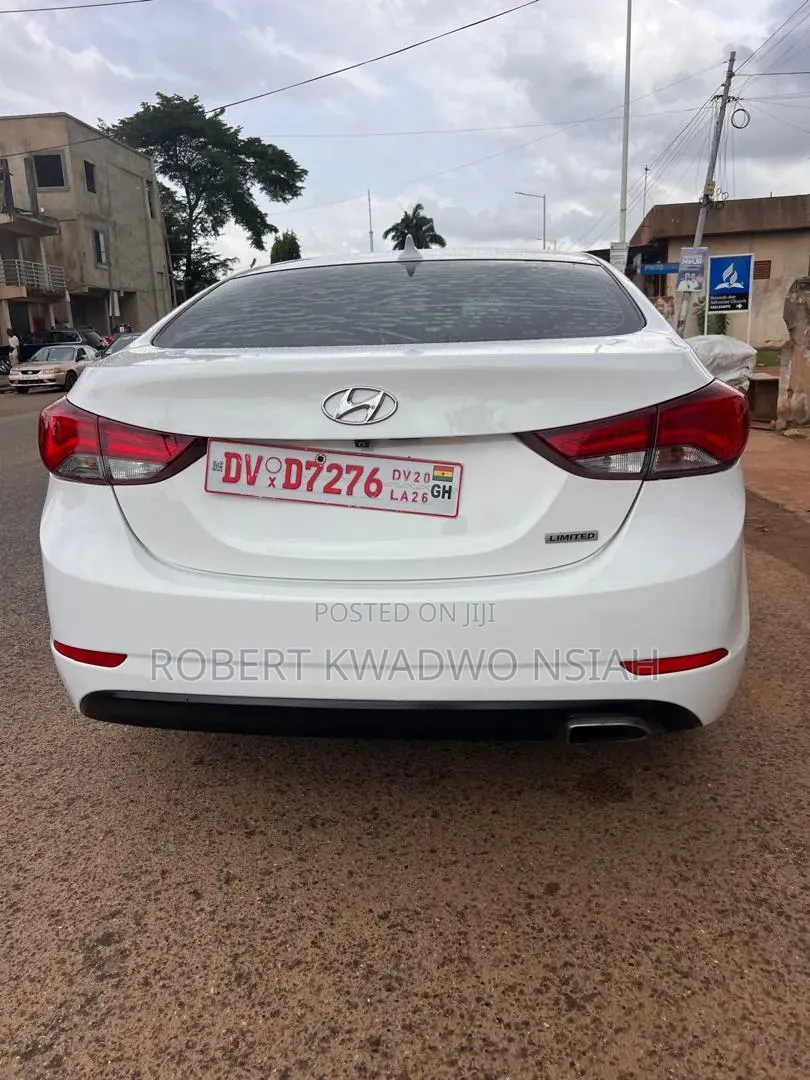 Hyundai Elantra Limited Sedan FWD (1.8L 4cyl 6A) 2016 White