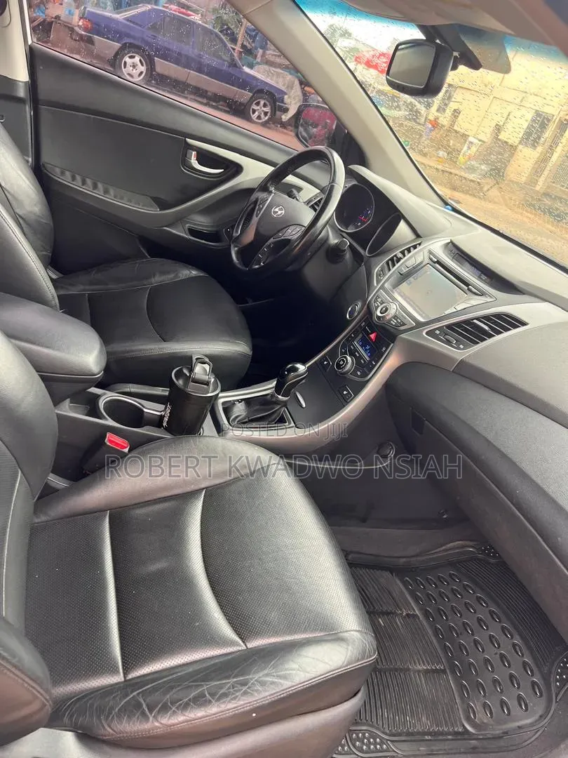 Hyundai Elantra Limited Sedan FWD (1.8L 4cyl 6A) 2016 White
