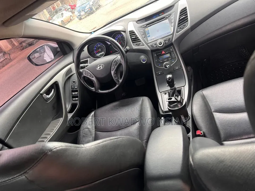 Hyundai Elantra Limited Sedan FWD (1.8L 4cyl 6A) 2016 White
