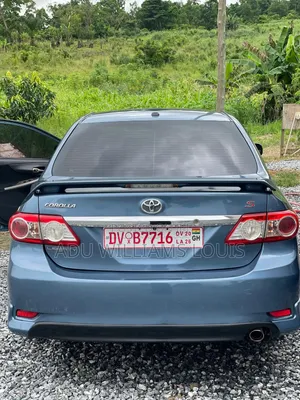 Toyota Corolla 2013 Blue