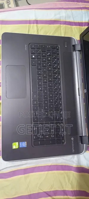 Laptop HP Pavilion 17 8GB Nvidia HDD 2T