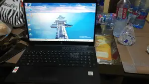 Laptop HP 15-dw1197nia 4GB Intel Core i3 HDD 1T