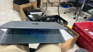Laptop HP 15s 8GB AMD Ryzen 3 SSD 256GB
