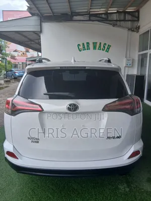 Toyota RAV4 2017 White