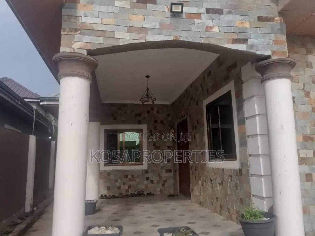3bdrm House in Kasoa Fanmilk, Budumburam for sale