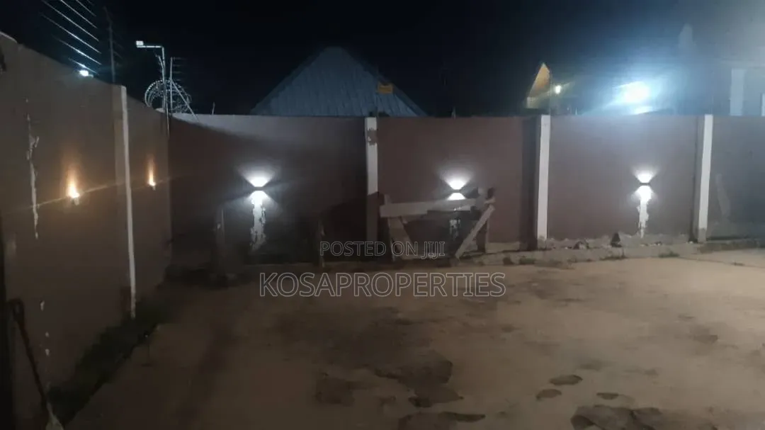 3bdrm House in Kasoa Fanmilk, Budumburam for sale