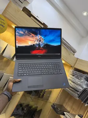 New Laptop Dell Precision 7760 32GB Intel Xeon SSD 1T