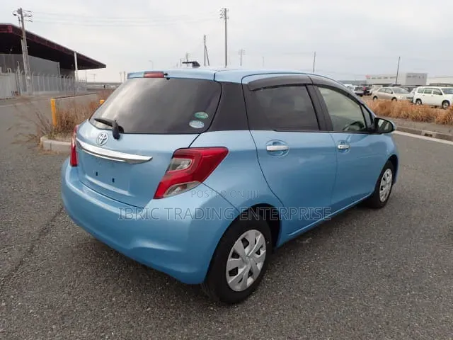Toyota Vitz 2015 Blue