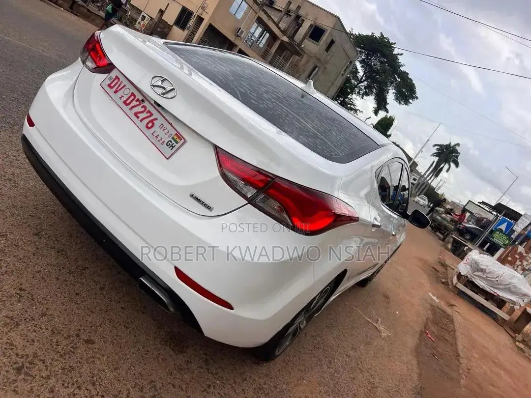 Hyundai Elantra Limited Sedan FWD (1.8L 4cyl 6A) 2016 White