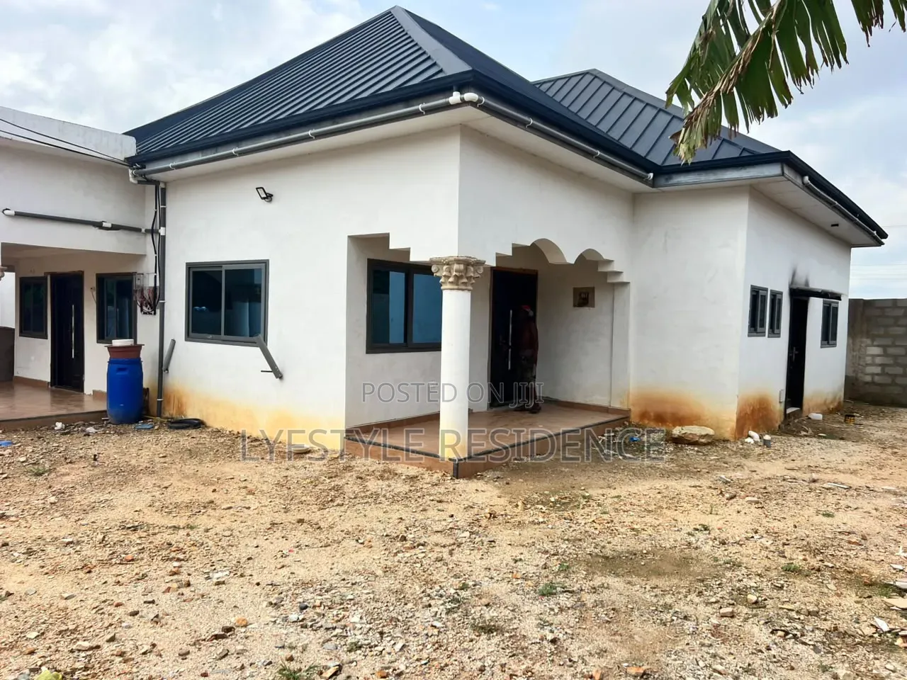 Mini Flat in Gas Station, Ablorh Adjei for rent