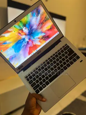 Laptop Acer Swift 1 4GB Intel SSD 640GB