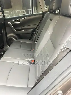 Toyota RAV4 XLE Premium 2025 Gray