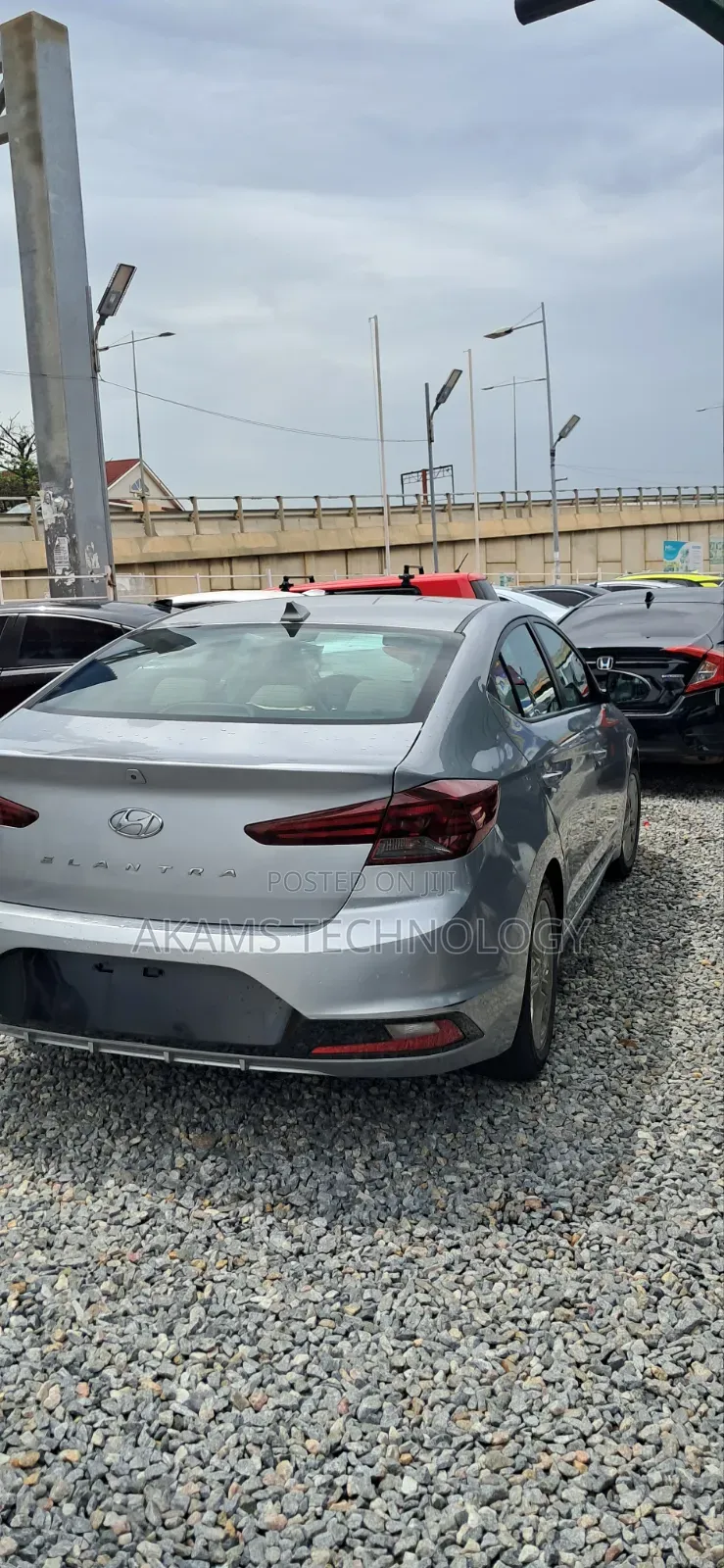 Hyundai Elantra 2020 Silver
