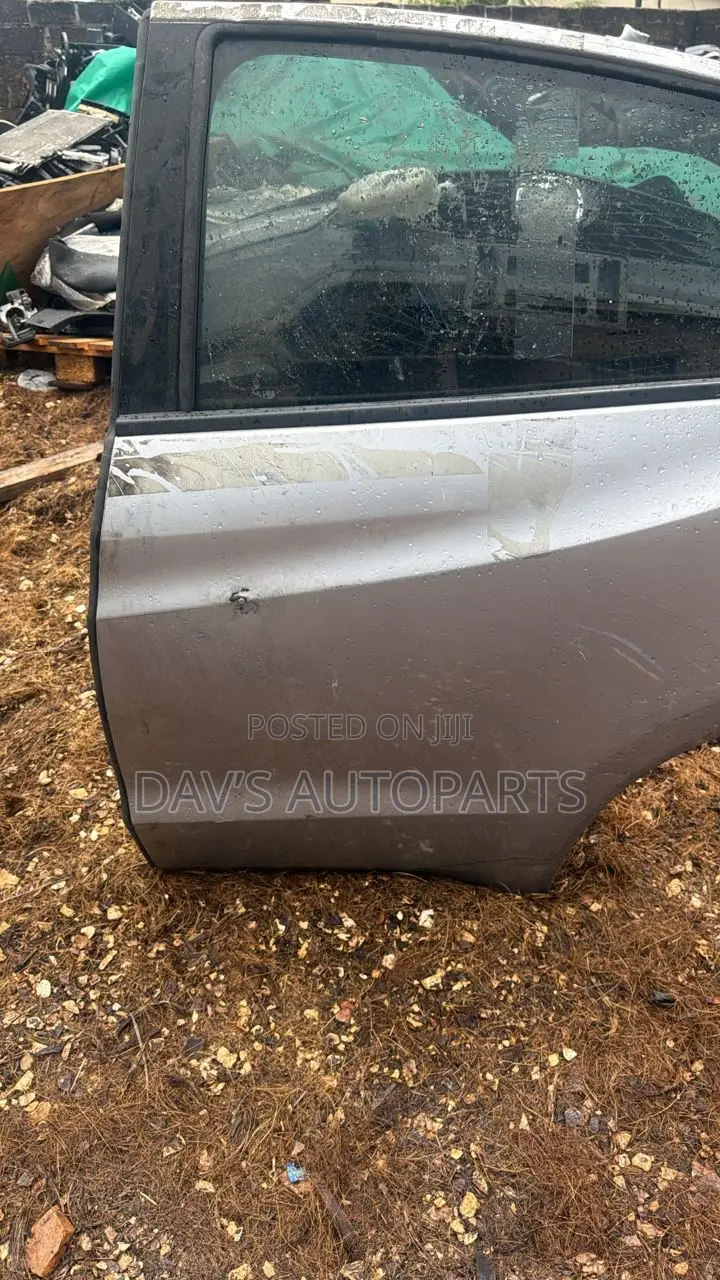 HRV 2016 -22 Left Back Rear Door