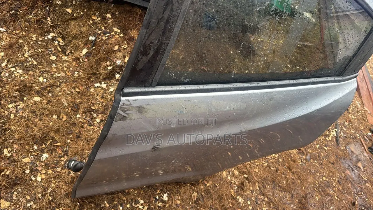 HRV 2016 -22 Left Back Rear Door
