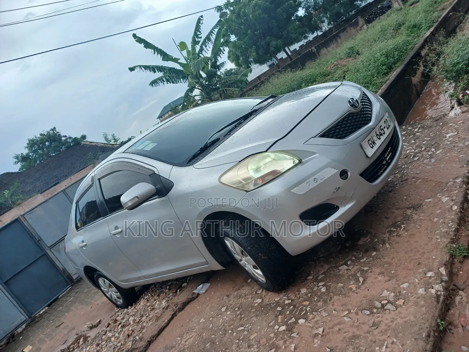Toyota Belta 2010 Silver