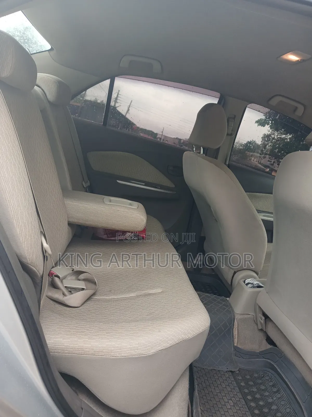 Toyota Belta 2010 Silver