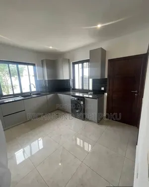 4bdrm House in Kofis Realty, Sakumono for sale