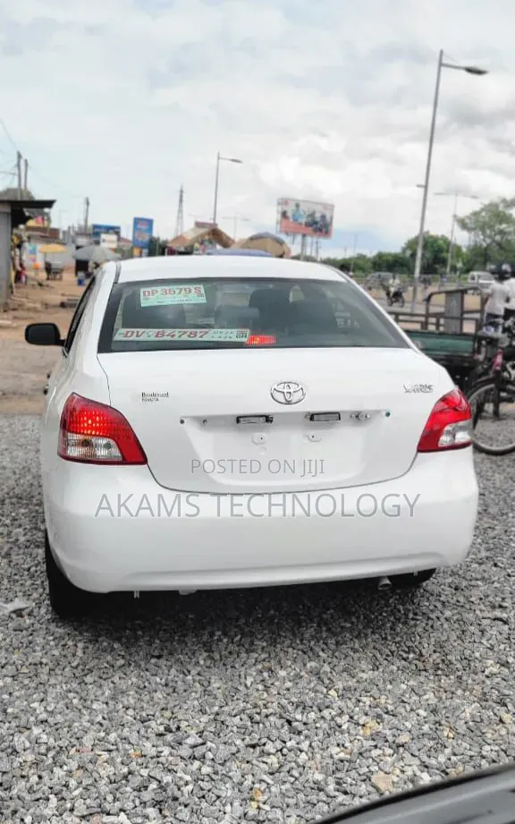 Toyota Yaris 2012 White