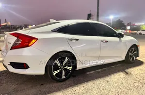 Honda Civic Touring 4dr Sedan (1.5L 4cyl) 2017 White