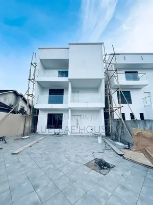 5bdrm House in Adjiriganor for sale