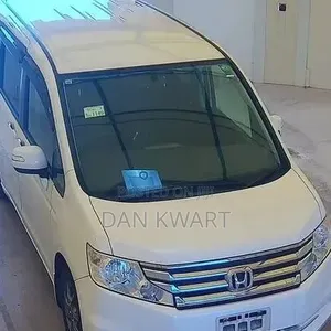 Honda Stepwgn 2013 White