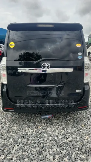 Toyota Voxy 2012 Black