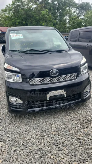 Toyota Voxy 2012 Black