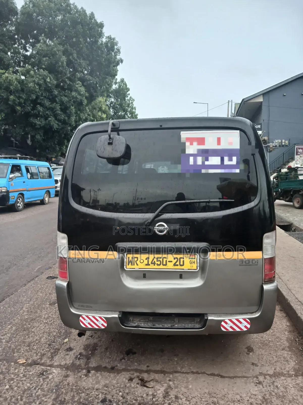 Nissan Caravan (Urvan) 2010 Black