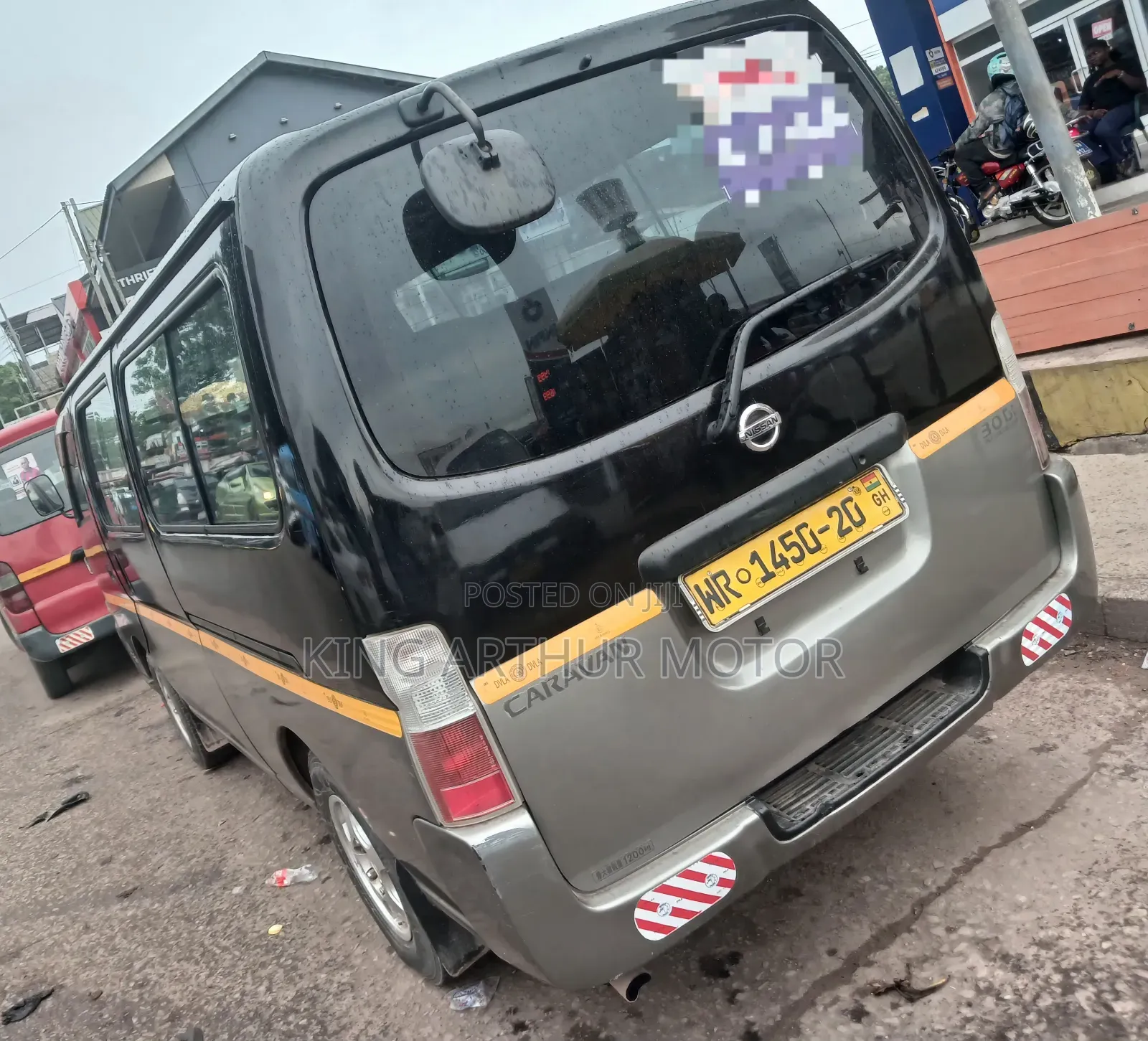 Nissan Caravan (Urvan) 2010 Black