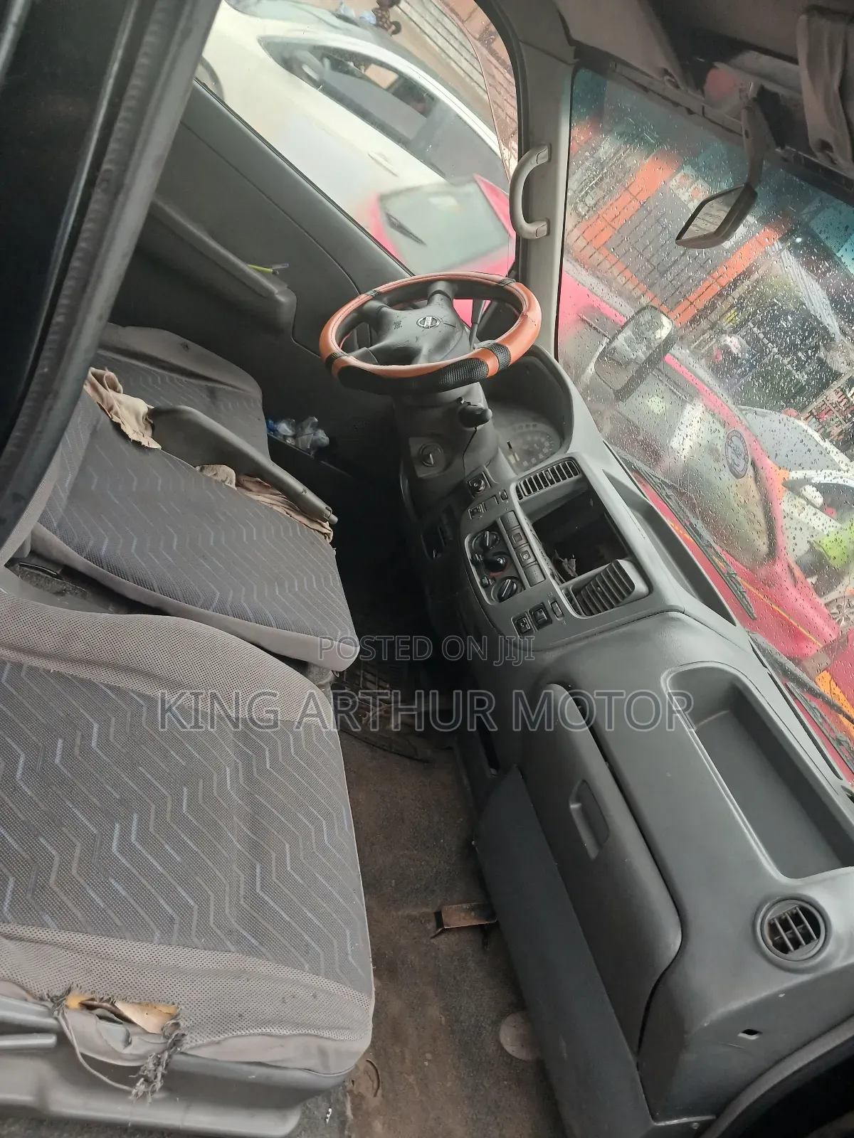 Nissan Caravan (Urvan) 2010 Black