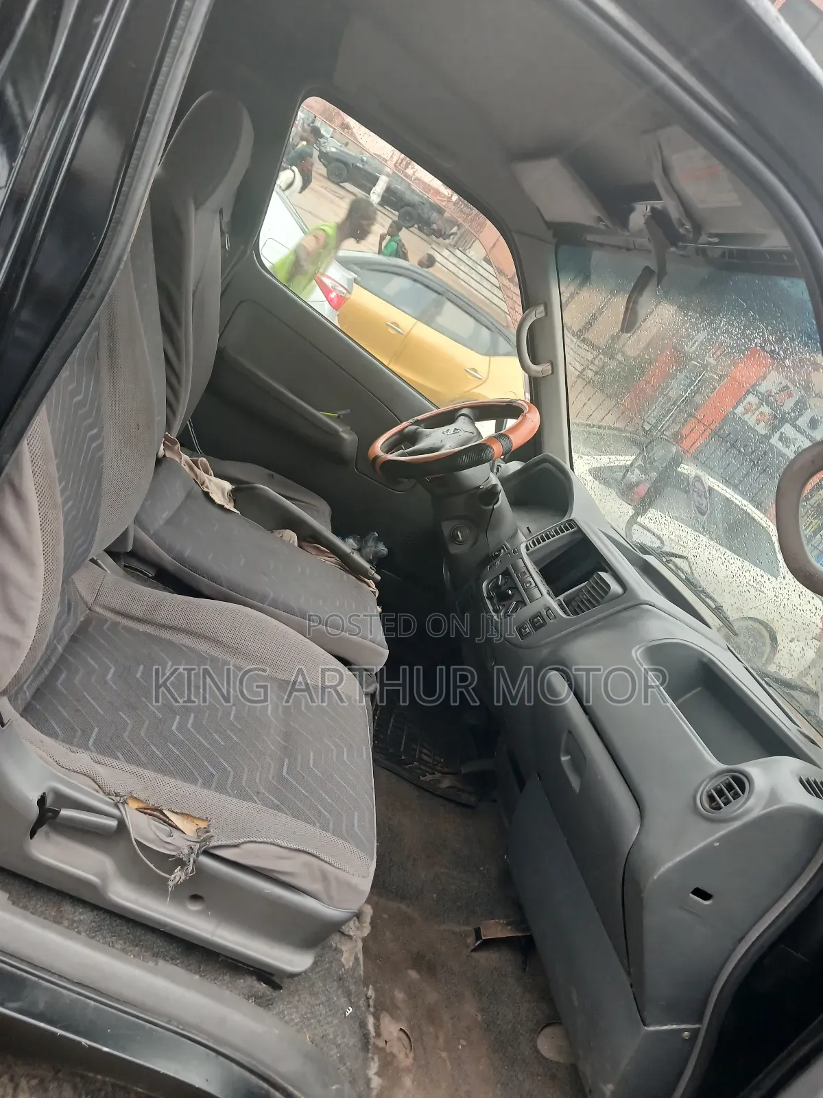 Nissan Caravan (Urvan) 2010 Black
