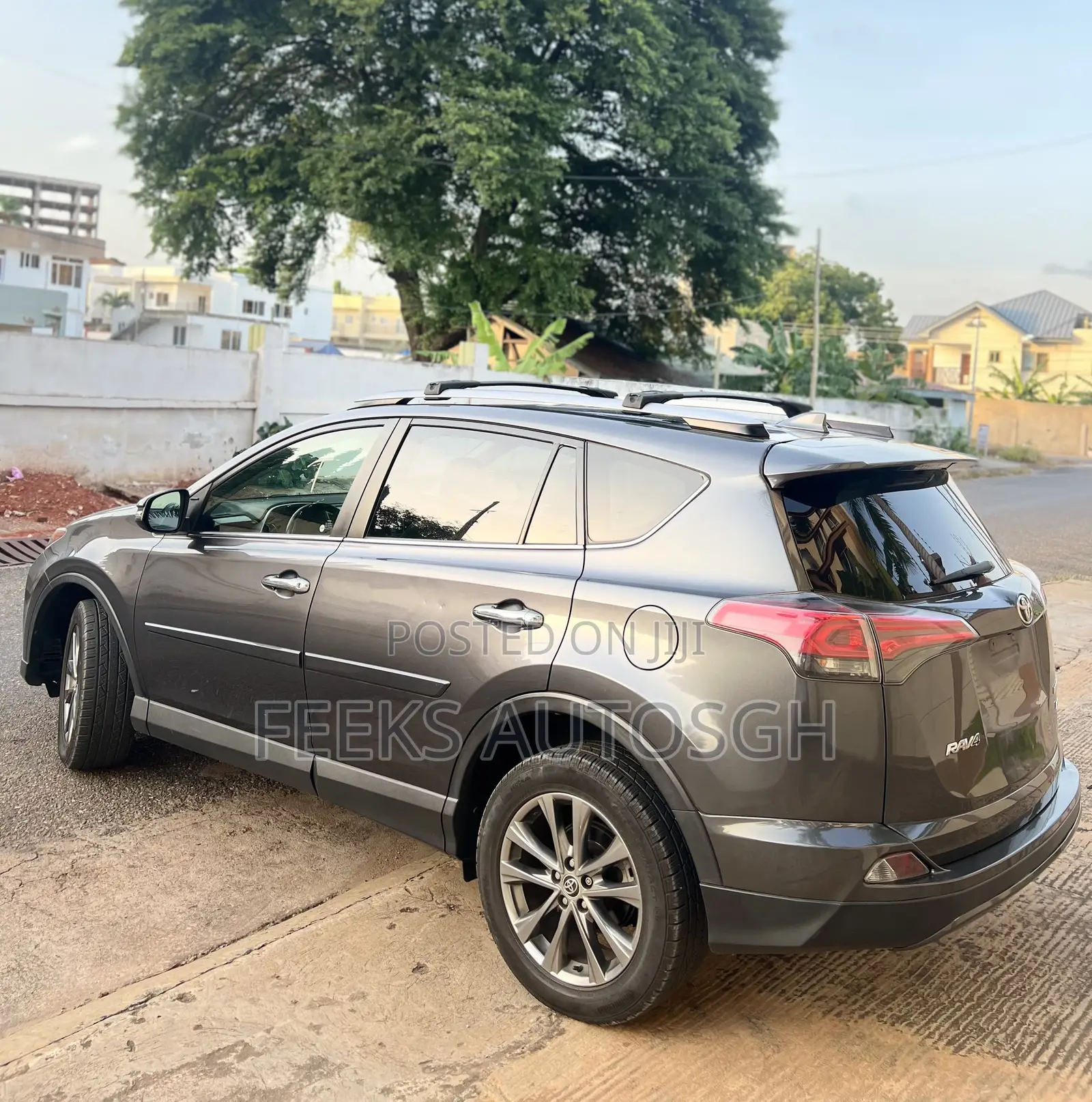 Toyota RAV4 Limited 4dr SUV AWD (2.5L 4cyl 6A) 2018 Gray