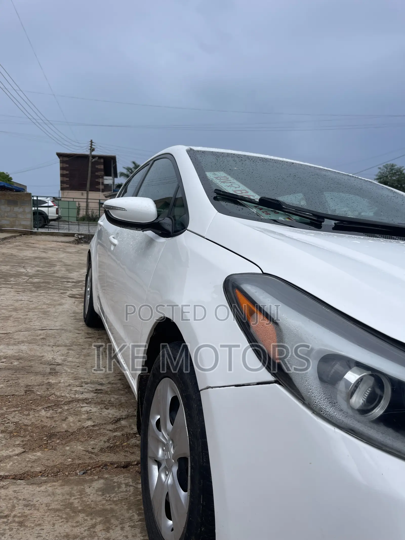 Kia Forte EX Hatchback 2017 White