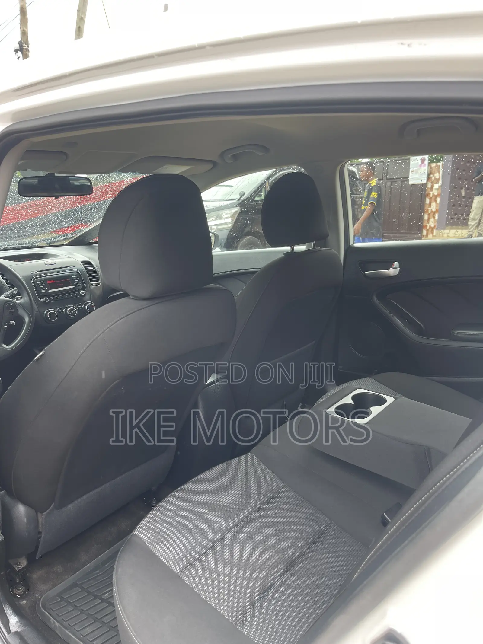Kia Forte EX Hatchback 2017 White
