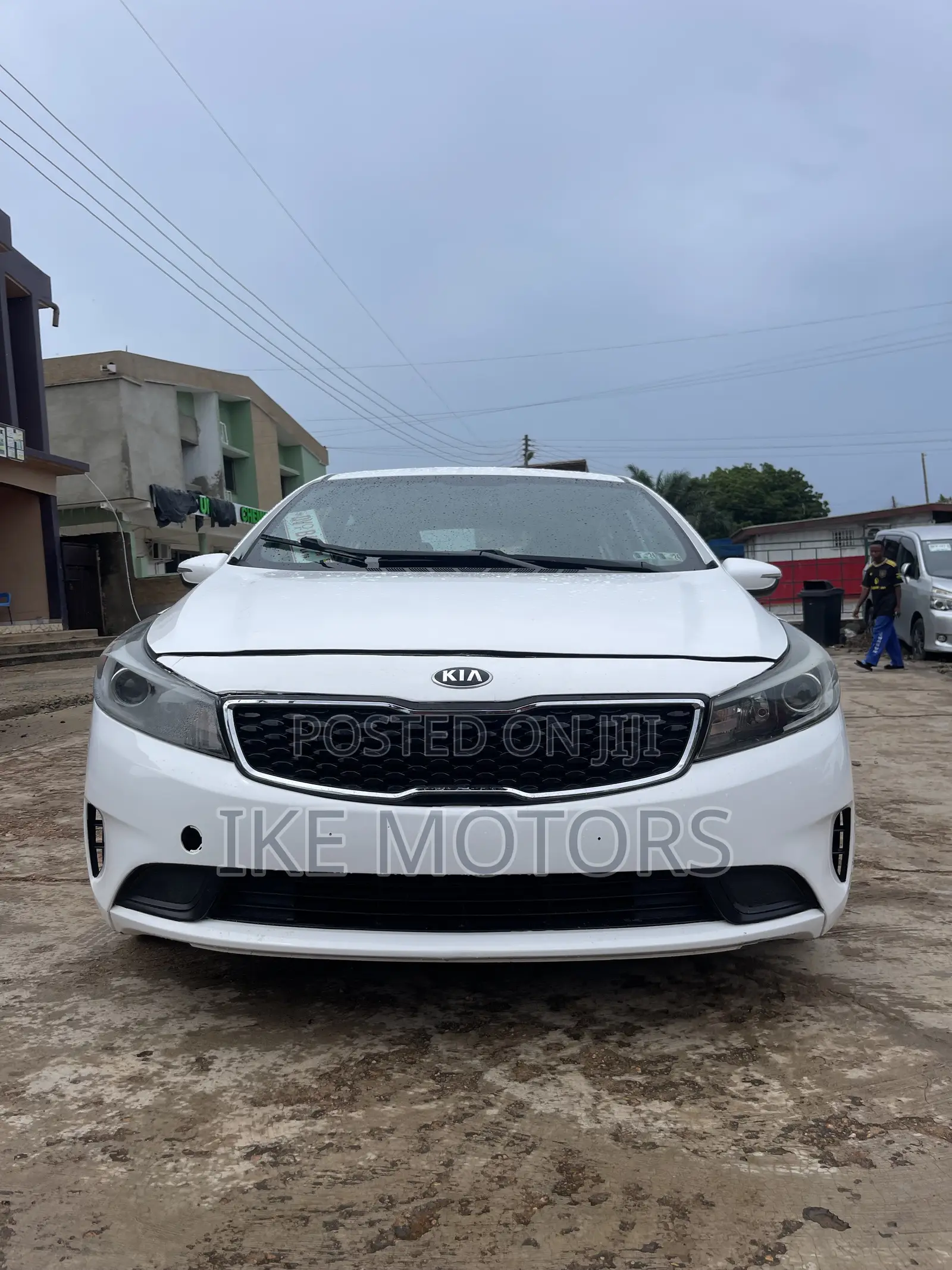 Kia Forte EX Hatchback 2017 White