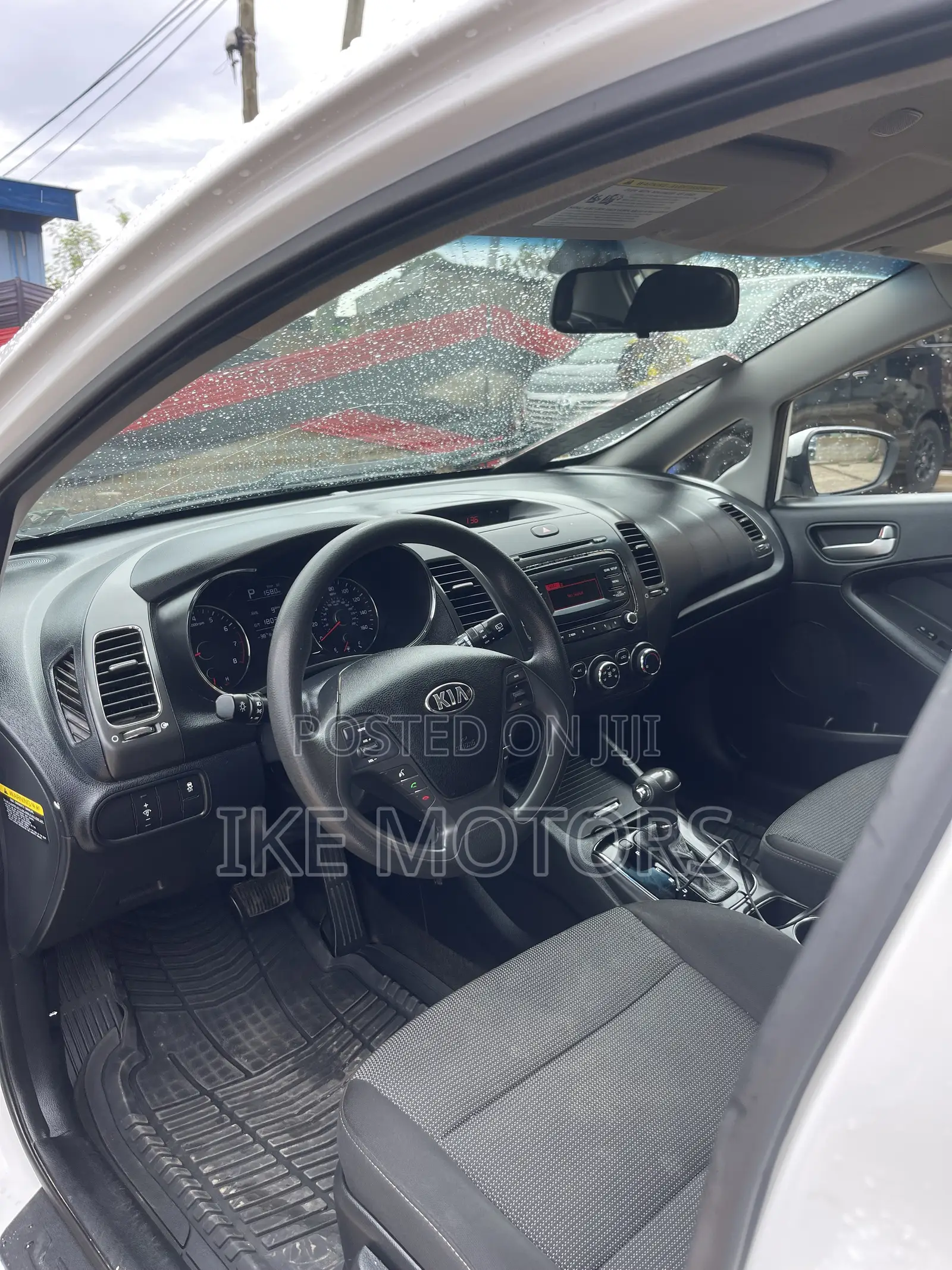 Kia Forte EX Hatchback 2017 White