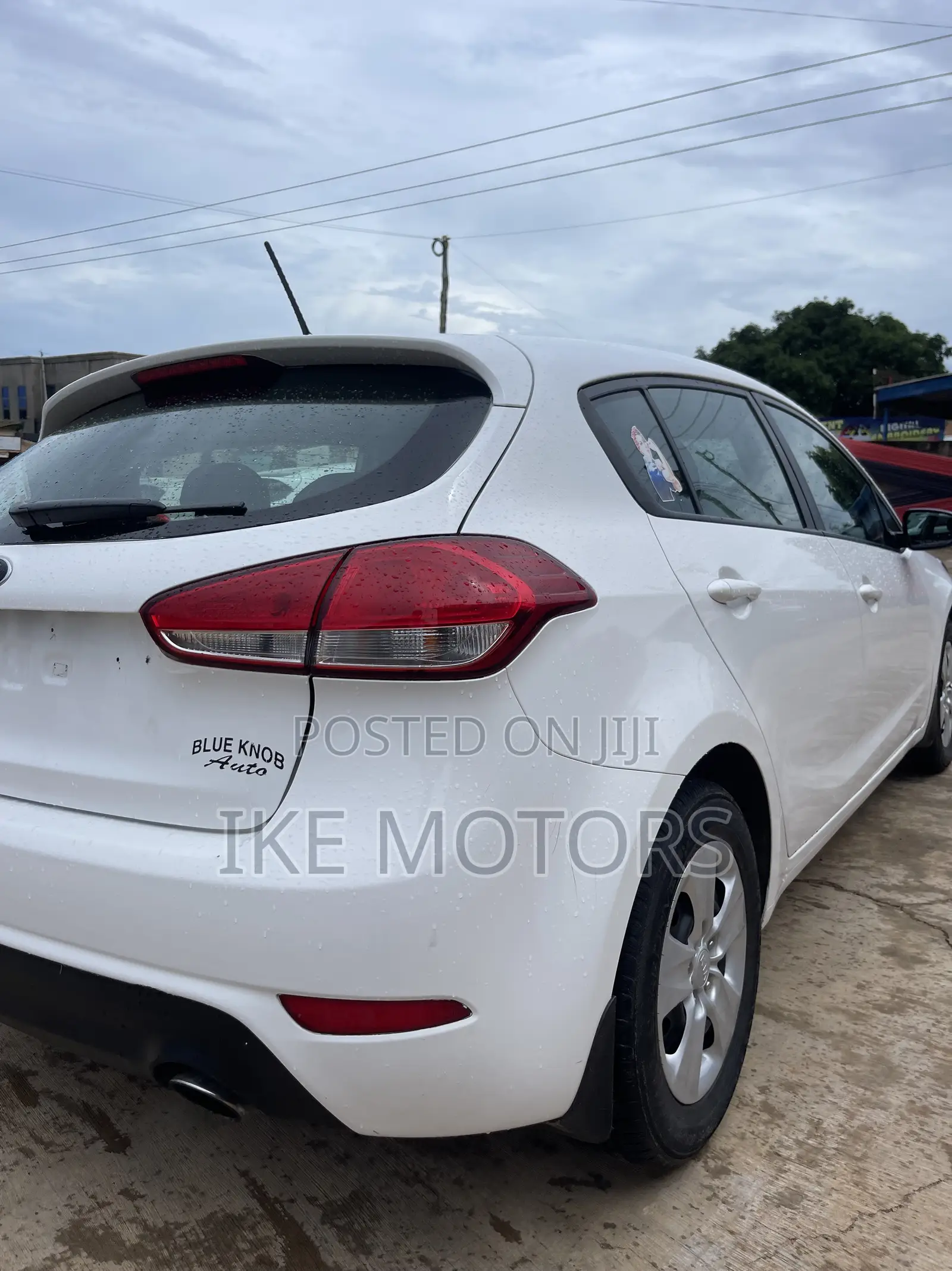 Kia Forte EX Hatchback 2017 White