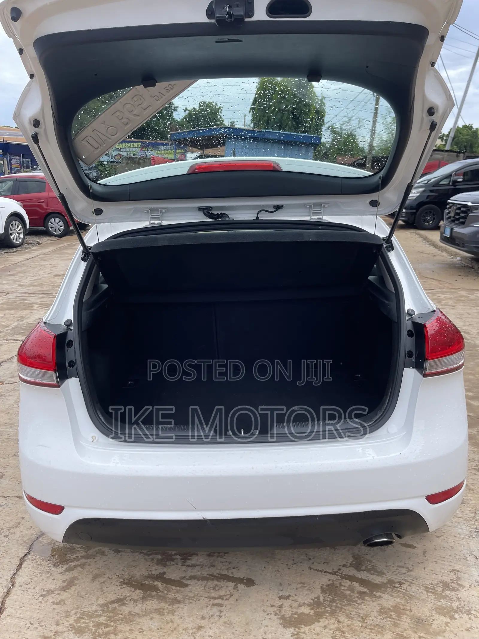 Kia Forte EX Hatchback 2017 White
