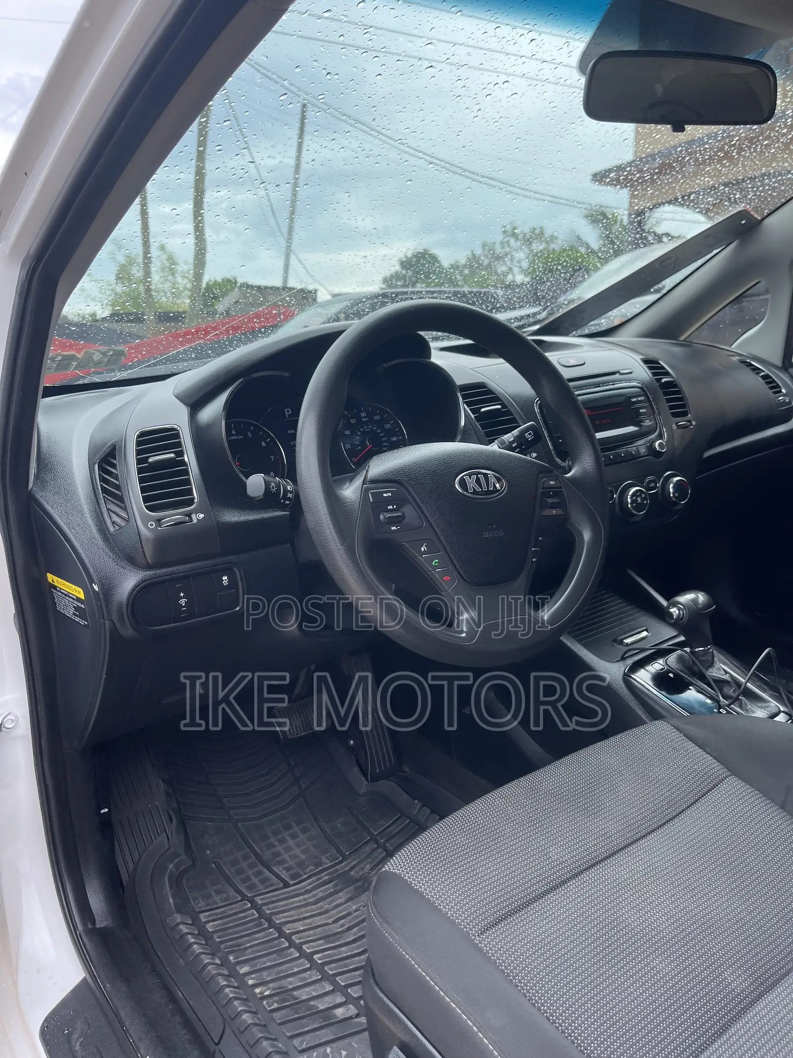 Kia Forte EX Hatchback 2017 White