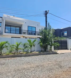 5bdrm House in Adjiriganor for rent