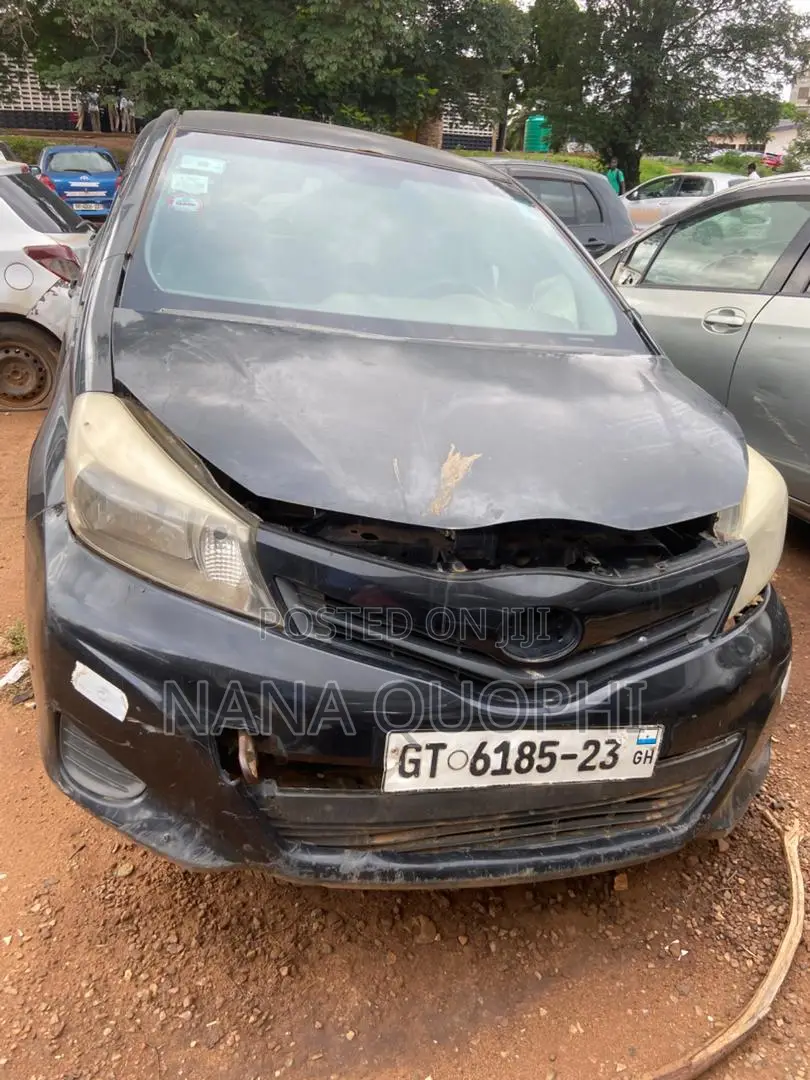 Toyota Vitz 2012 Black