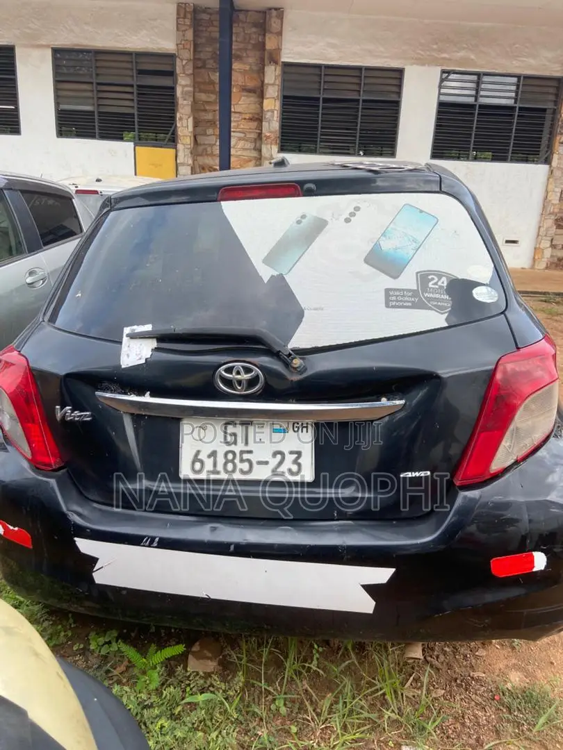 Toyota Vitz 2012 Black