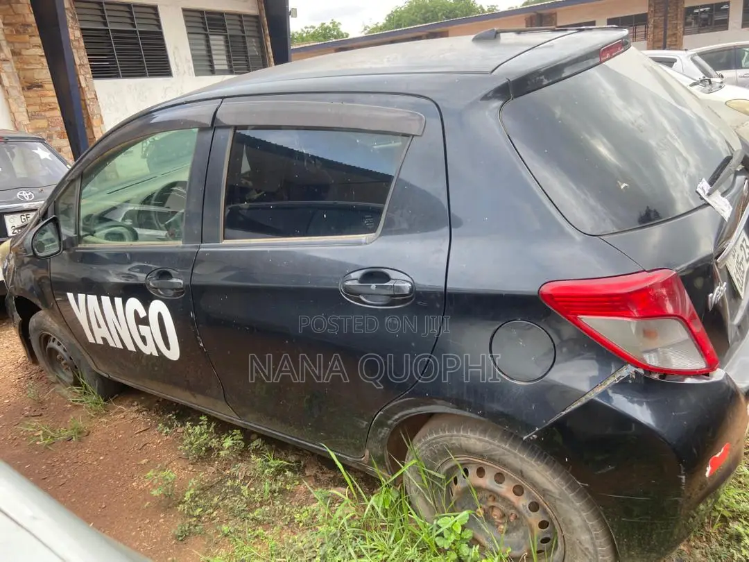 Toyota Vitz 2012 Black