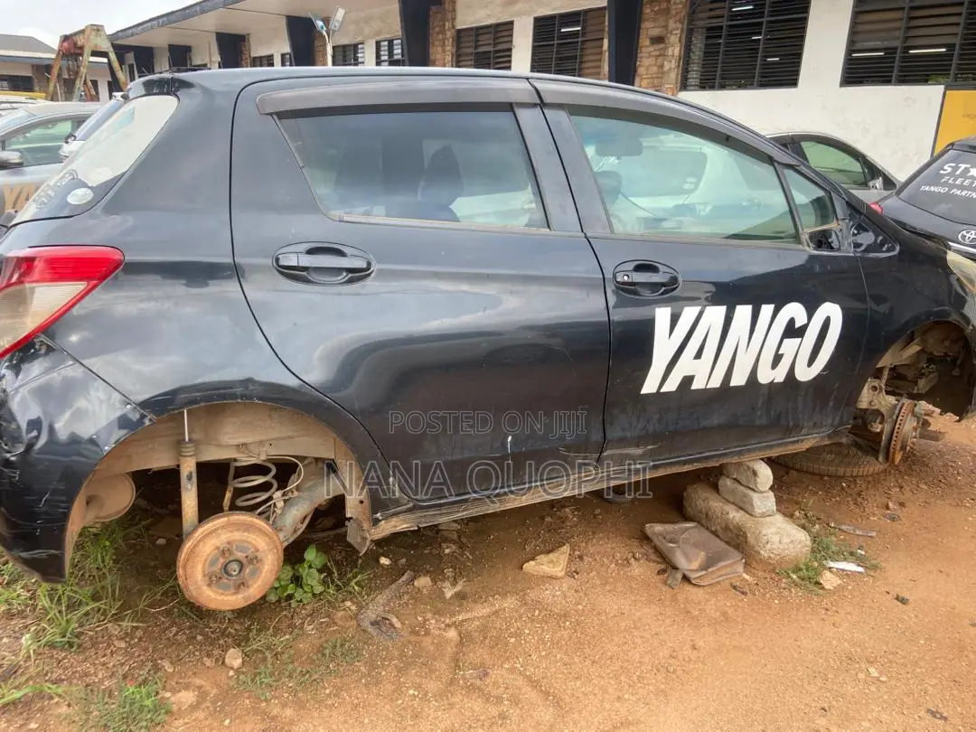 Toyota Vitz 2012 Black