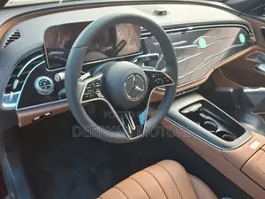 New Mercedes-Benz E300 2025 Black