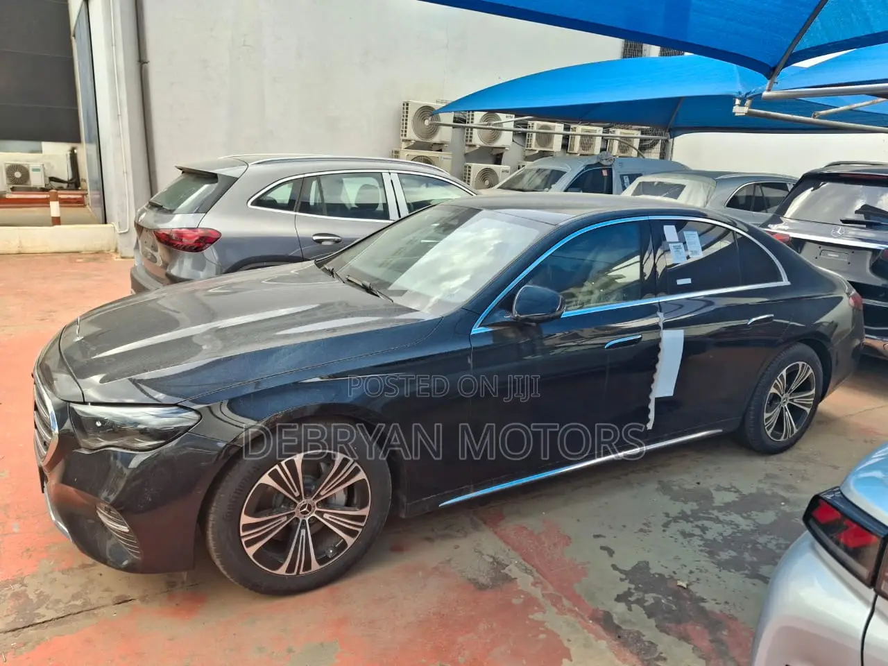 New Mercedes-Benz E300 2025 Black